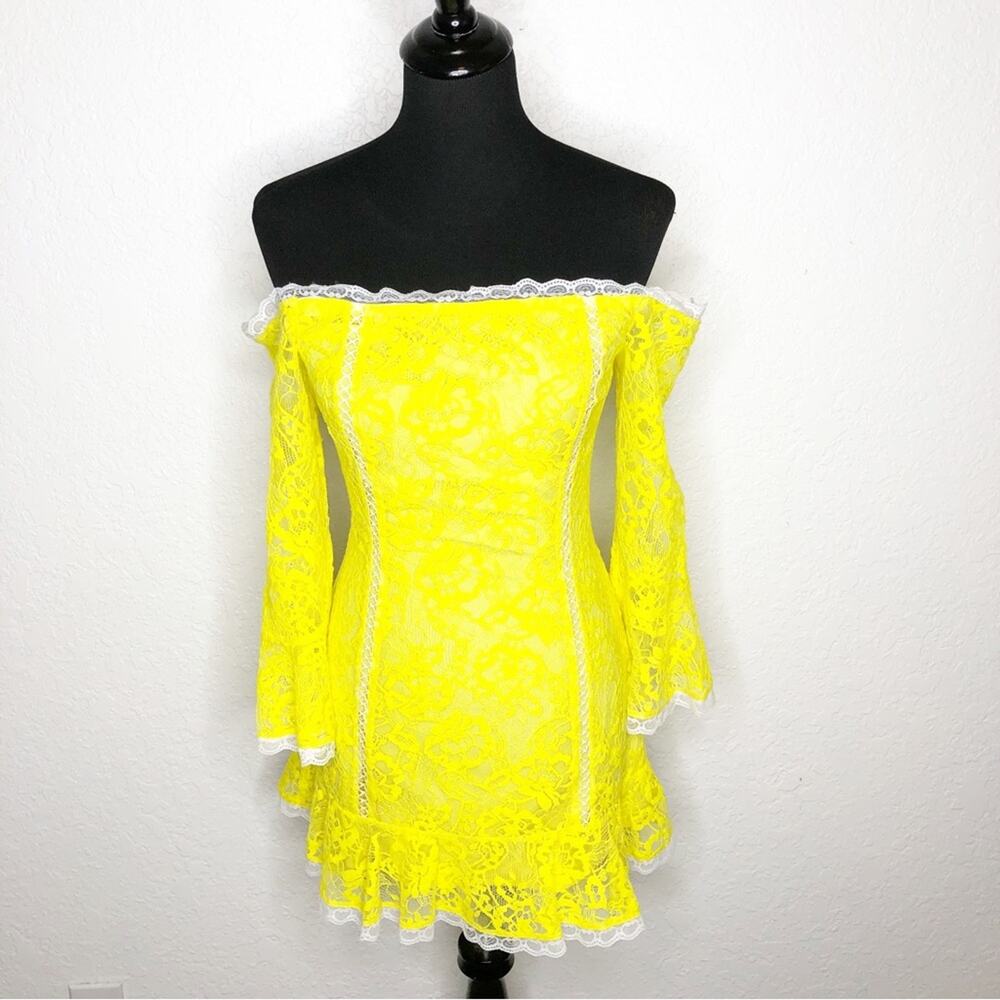 Lovers & Friends‎ yellow white lace overlay off shoulder dress size Small
